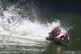 Kontes Nasional Kapal Cepat Tak Berawak