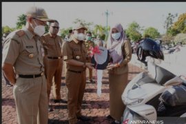 Hundreds of Tanah Bumbu's midwives receive matic motorcycles