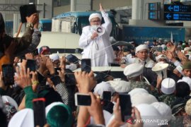 Habib Rizieq Shihab Tiba Dibandara Soekarno Hatta Page 1 Small