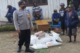 Polres Tolikara kunjungi tokoh Papua di Hari Pahlawan