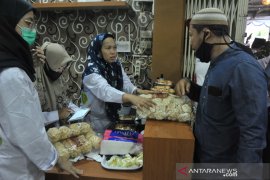 Bisnis oleh oleh khas Palembang mulai bangkit Page 4 Small