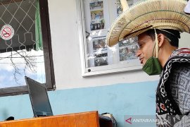 Siswa tak miliki akses PJJ diminta untuk belajar di sekolah