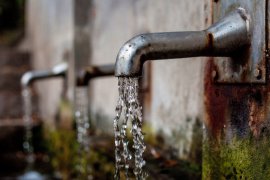 Pelanggan Tugu Tirta Kota Malang terima air bersih berbau minyak tanah