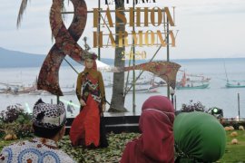 Pemprov Jatim pilih Pantai Solong Banyuwangi gelar East Java Fashion Harmony 2020