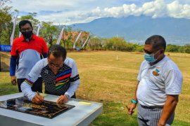 Gubernur Sulteng resmikan Driving Range Roviega Golf Palu