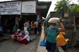 Pencairan bahan pokok di Kube E-Warong