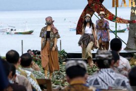 Pagelaran busana batik Jawa Timur