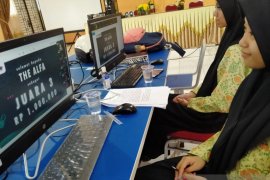 Pelajar SMAN 1 Rejang Lebong ciptakan handsanitizer otomatis