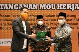 Politik uang dinilai tak pengaruhi warga Surabaya memilih paslon di pilkada
