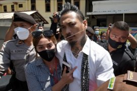 Jerinx divonis 1 tahun 2 bulan