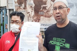 Keluarga Alm Anang Ardiansyah somasi budayawan Mukhlis Maman