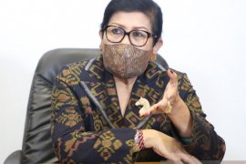 Putri Koster: Jangan sampai perajin endek jadi penonton