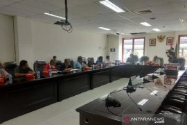 Pendapatan Perum PNRI Ambon turun akibatkan gaji karyawan tertunda