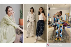 Padupadan atasan, kiat mudah tampil modis saat kerja dari rumah