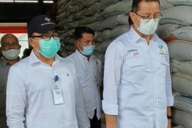 Stok beras Bulog Riau -Kepri cukup hingga awal tahun 2021