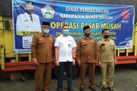 Ringankan beban masyarakat, Disperindag Bener Meriah dan Bulog gelar pasar murah