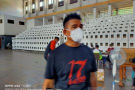 KPU Manado selesaikan pelipatan surat suara