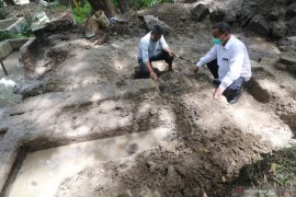 Ekskavasi situs pertirtaan gunung klotok