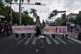 Aksi anti kekerasan terhadap perempuan