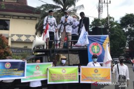 GTT Jember demo tuntut perbaikan nasib saat peringati Hari Guru Nasional
