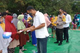 PT Timah santuni anak yatim dan lansia di Bangka Barat