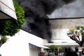 Gudang suku cadang kendaraan di Tulungagung terbakar