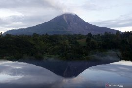 Gunung Sinabung meletus, semburkan debu setinggi 500 meter