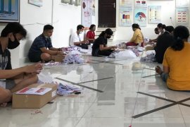 Pelipatan surat suara di KPU Denpasar ikuti protokol kesehatan