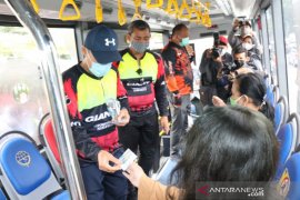 Pemkot Medan bagikan "Sumut Card" kepada pengguna Bus Trans Metro Deli