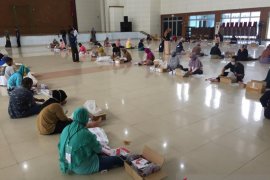 KPU Bangka Tengah lipat 132.582 surat suara Pilkada Serentak  2020