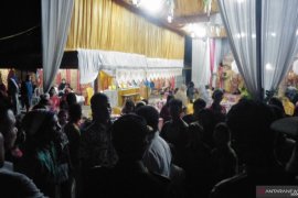 Satgas COVID-19 Pariaman bubarkan empat hajatan selama penerapan Perda AKB