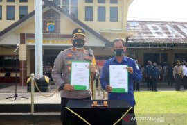 Polres Banjar dan Radio Suara Banjar kerja sama talkshow Polisi Menyapa