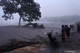 Lahar panas Gunung Semeru