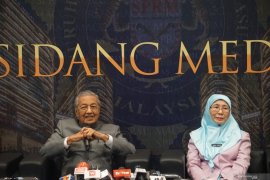 Berikut tanggapan Mahathir Mohamad atas tuduhan ikut merancang koalisi Perikatan Nasional