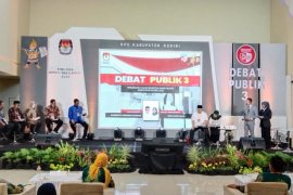Debat publik, Calon Bupati Kediri Dhito paparkan tata kelola pemerintahan dan pelayanan publik