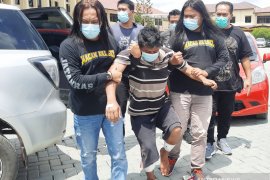 Dua tembakan di kaki hentikan pelarian begal sadis di Kalsel