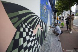 7 tanda dinding rumah perlu dicat ulang dan cara pilih waktu tepat