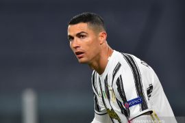 Cetak 750 gol, CR7 ucapkan terima kasih pada rekan, pelatih dan lawan