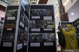 Pameran Foto Kilas Balik 2018-2019 PFI Palembang Page 2 Small