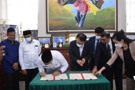 Pemkab Aceh Tengah teken MoU investasi solar cell perusahaan Korea