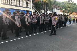 Kapolres Maluku Tengah lepaskan puluhan personel BKO ke Polres SBT