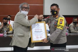 Kapolres Palu dapat penghargaan dari Komnas Perlindungan Anak