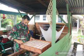 Kreativitas Babinsa Kodim 0211/TT lahirkan pabrik tahu murah guna membantu masyarakat