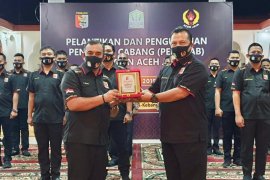 Jendral bintang dua lantik T. Irfan Tb sebagai ketua Perbakin Aceh Jaya