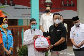 Pumpunan - Menangguk untung dari bantuan sosial COVID-19
