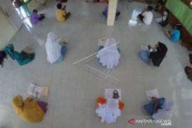 Pengamat nilai pandemi momentum libatkan masyarakat kuatkan karakter siswa