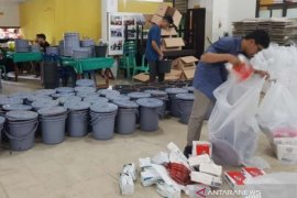 KPU Bangka Barat distribusikan logistik pendukung TPS sehat
