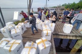 KPU Kepulauan Meranti distribusi logistik Pilkada ke daerah terjauh