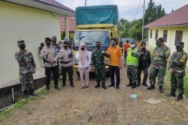 Danramil Telanaipura pastikan pendistribusian logistik pilkada aman