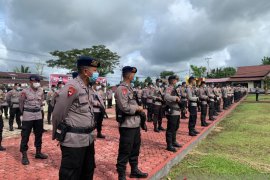 355 anggota Polisi siap amankan TPS untuk Pilkada Bengkayang